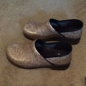 Dansko clog size 42